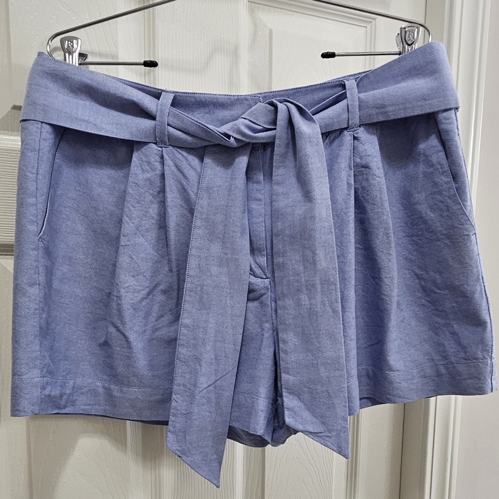 Vineyard Vines Pleated Short